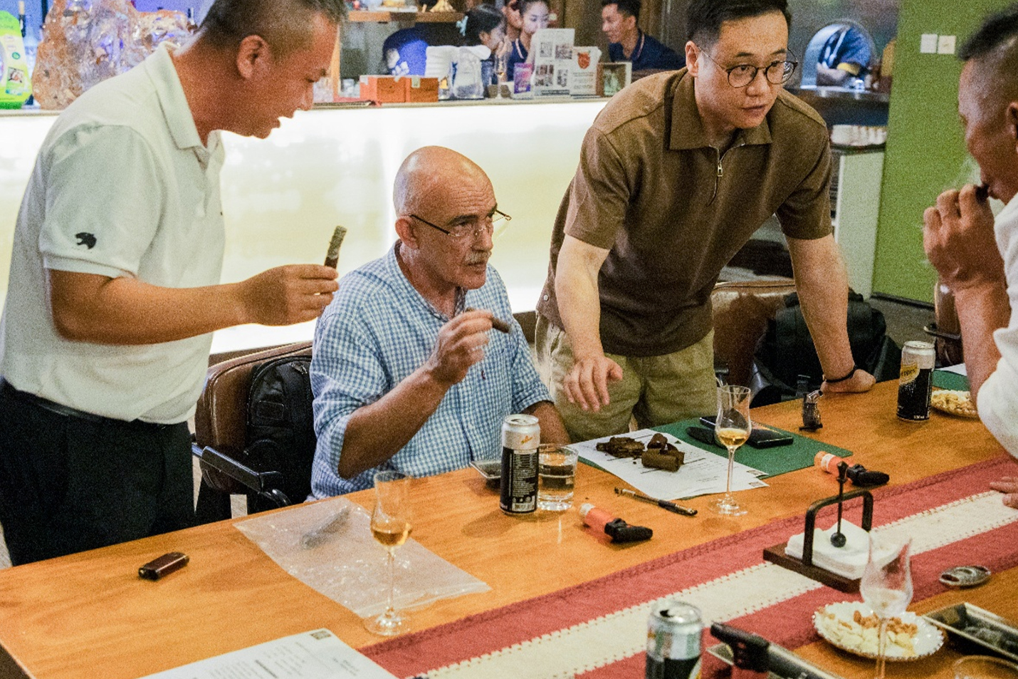 “十年磨一剑”，享誉全球的古巴雪茄大师联合力量雪茄推出全新限量版雪茄